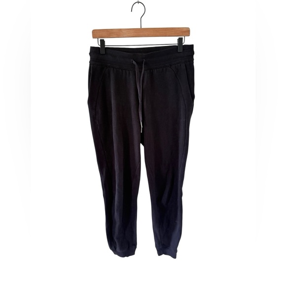 Lululemon Scuba Jogger in Black - Picture 5 of 6